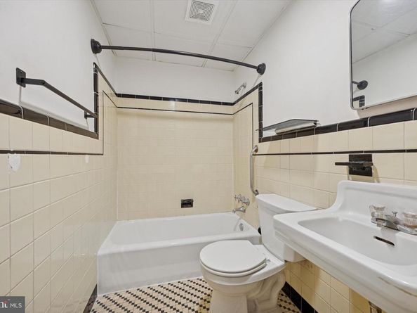 4952 Hazel Avenue, Philadelphia PA 19143