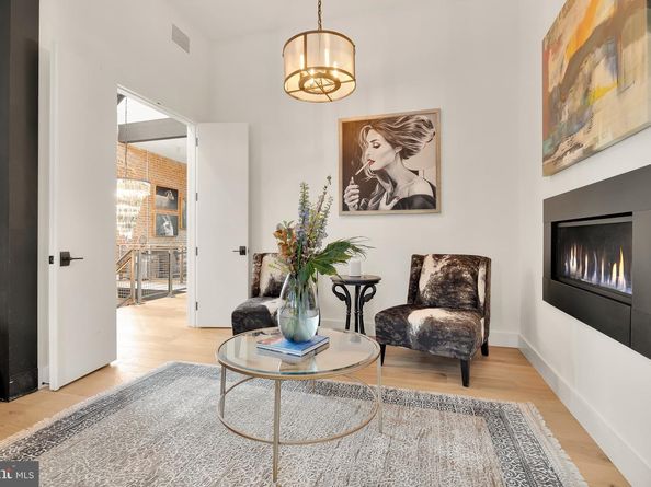 774 Girard Street NW 7W, Washington DC 20001