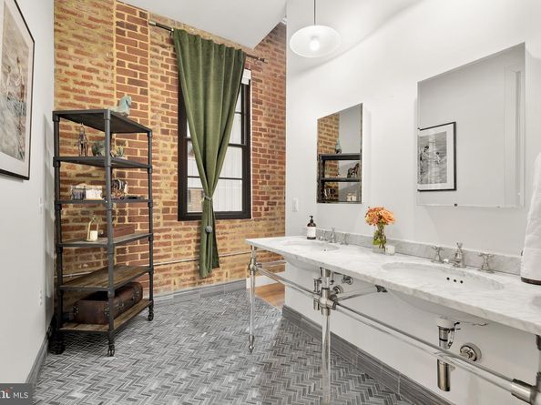 774 Girard Street NW 7W, Washington DC 20001