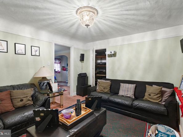 8525 Monroe Avenue, Upper Darby PA 19082