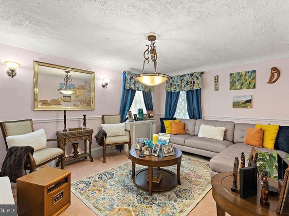 8525 Monroe Avenue, Upper Darby PA 19082