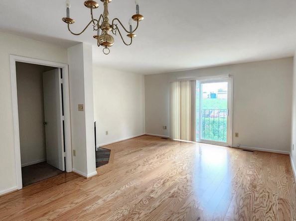 2028 6TH Street S, Arlington VA 22204