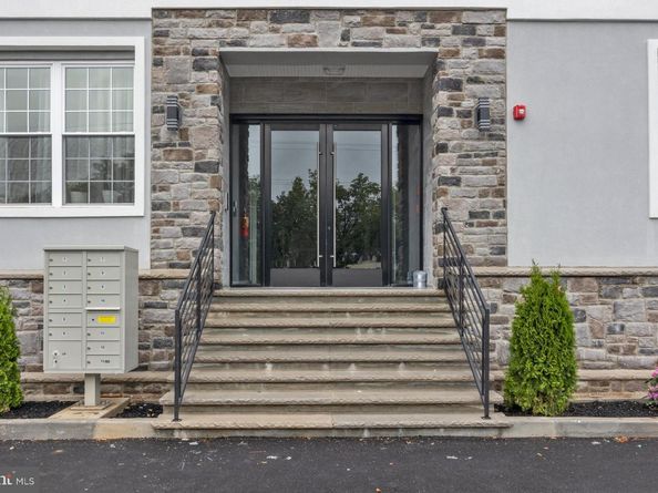 418 Jefferson Avenue 11, Bristol PA 19007