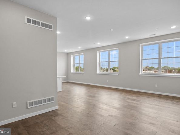418 Jefferson Avenue 11, Bristol PA 19007
