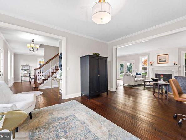 4752 33rd Street N, Arlington VA 22207