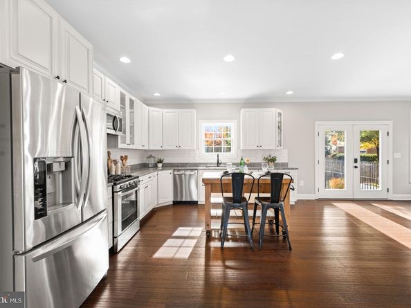 4752 33rd Street N, Arlington VA 22207