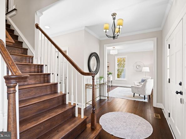 4752 33rd Street N, Arlington VA 22207