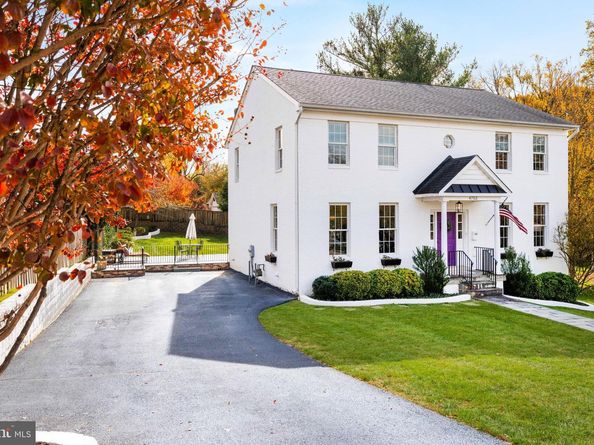 4752 33rd Street N, Arlington VA 22207