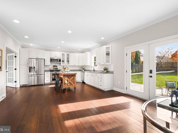 4752 33rd Street N, Arlington VA 22207