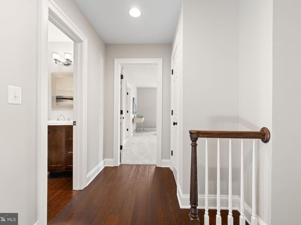 4752 33rd Street N, Arlington VA 22207