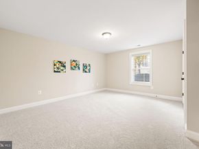 4752 33rd Street N, Arlington VA 22207