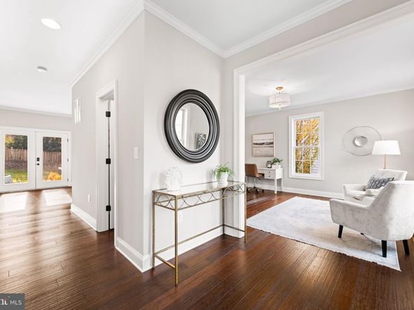 4752 33rd Street N, Arlington VA 22207