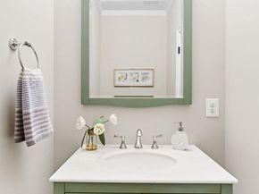 4752 33rd Street N, Arlington VA 22207