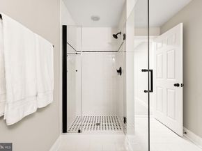 4752 33rd Street N, Arlington VA 22207