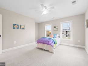 4752 33rd Street N, Arlington VA 22207