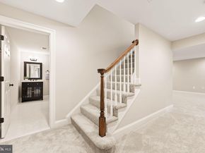 4752 33rd Street N, Arlington VA 22207