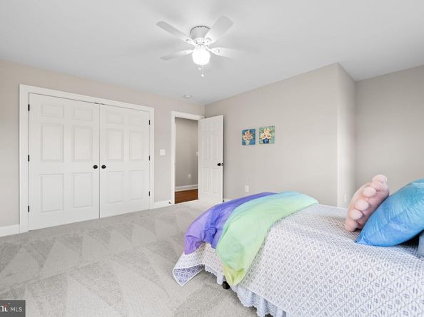 4752 33rd Street N, Arlington VA 22207