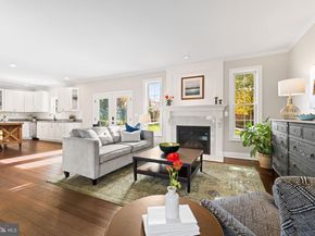 4752 33rd Street N, Arlington VA 22207