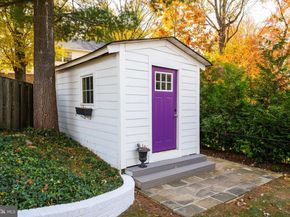 4752 33rd Street N, Arlington VA 22207