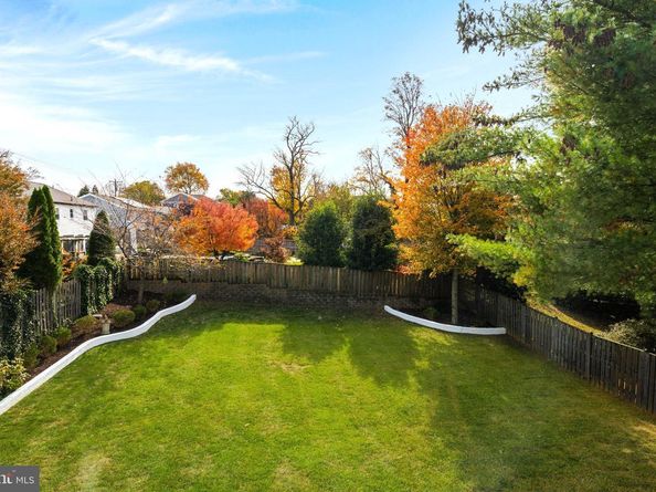 4752 33rd Street N, Arlington VA 22207