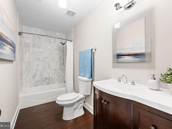 4752 33rd Street N, Arlington VA 22207