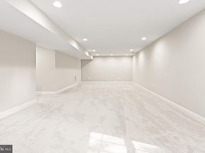 4752 33rd Street N, Arlington VA 22207