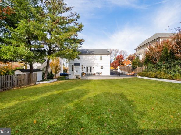 4752 33rd Street N, Arlington VA 22207