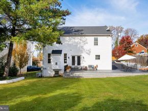 4752 33rd Street N, Arlington VA 22207