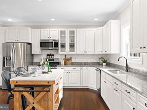 4752 33rd Street N, Arlington VA 22207