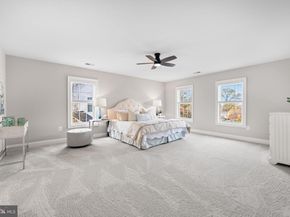 4752 33rd Street N, Arlington VA 22207