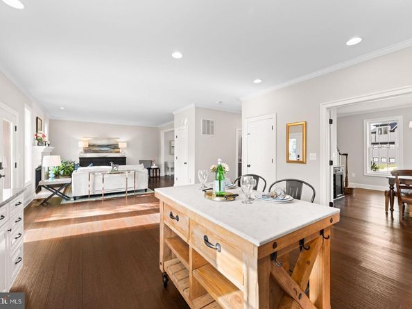 4752 33rd Street N, Arlington VA 22207