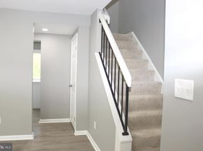 1029 Kings Court, Herndon VA 20170