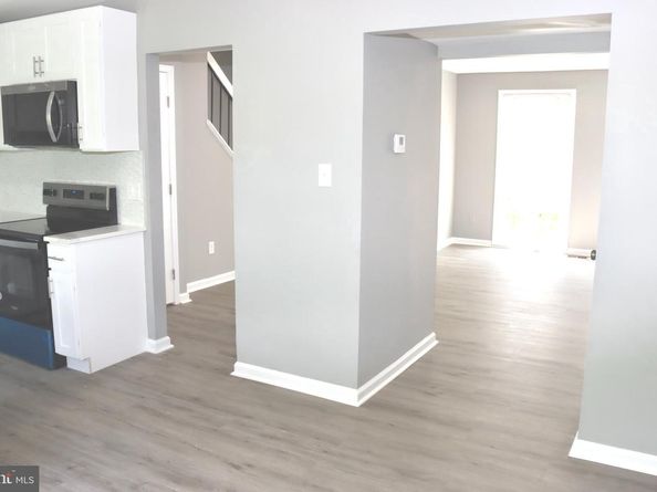1029 Kings Court, Herndon VA 20170