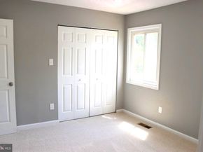 1029 Kings Court, Herndon VA 20170