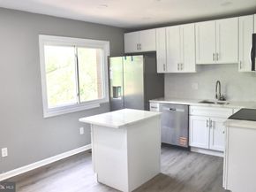 1029 Kings Court, Herndon VA 20170