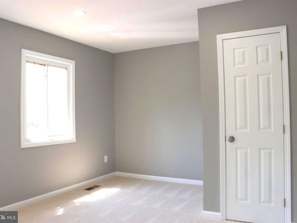 1029 Kings Court, Herndon VA 20170