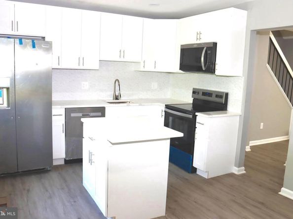 1029 Kings Court, Herndon VA 20170