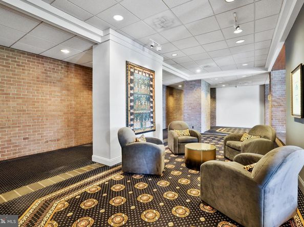 1800 Old Meadow Road 916, Mclean VA 22102