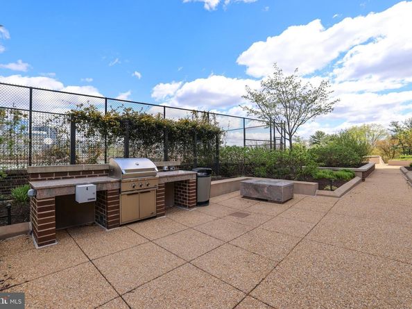 1800 Old Meadow Road 916, Mclean VA 22102