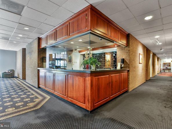 1800 Old Meadow Road 916, Mclean VA 22102
