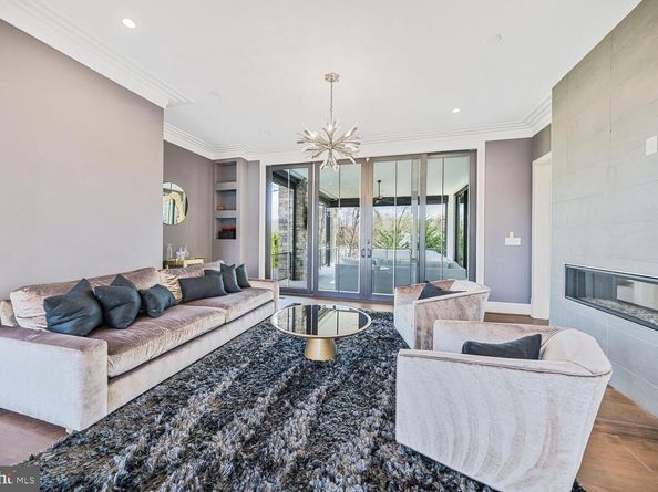 1109 Towlston Road, Mclean VA 22102