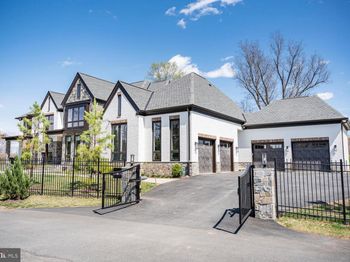 1109 Towlston Road