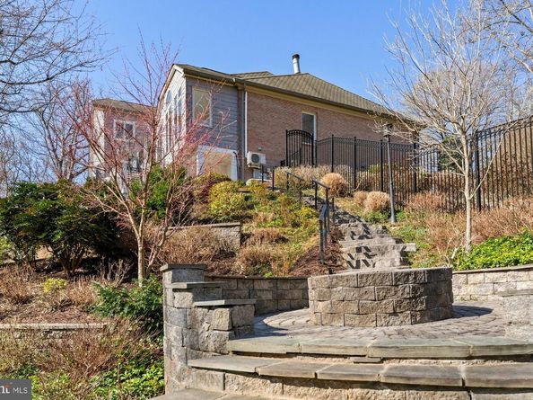 2007 Spring Branch Drive, Vienna VA 22181