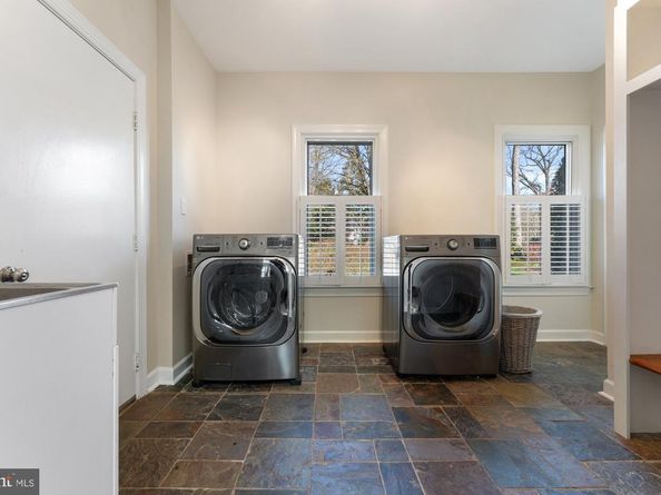 2007 Spring Branch Drive, Vienna VA 22181