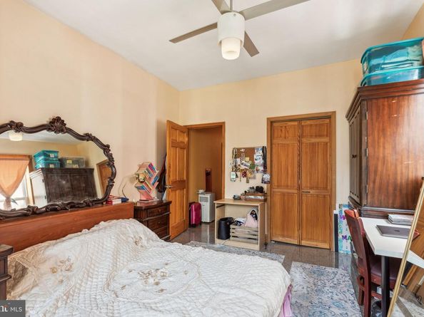 225 Buckingham Place, Philadelphia PA 19104