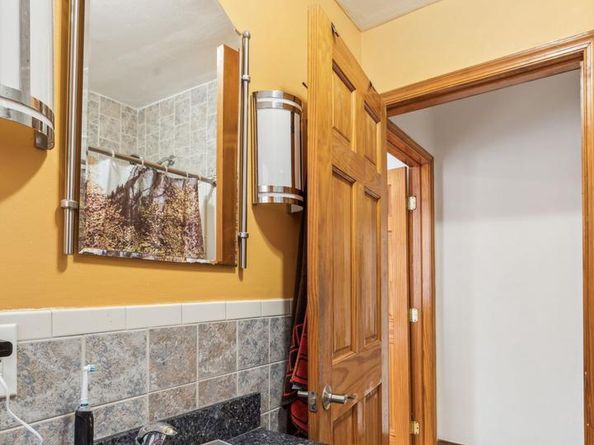 225 Buckingham Place, Philadelphia PA 19104