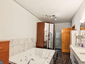 225 Buckingham Place, Philadelphia PA 19104