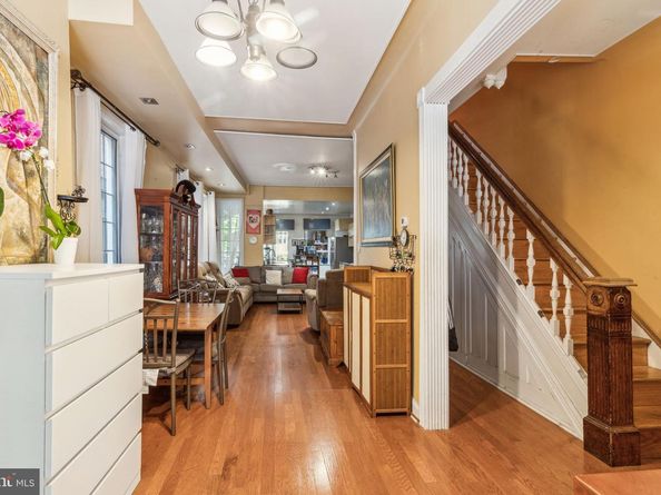 225 Buckingham Place, Philadelphia PA 19104