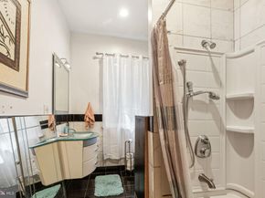 225 Buckingham Place, Philadelphia PA 19104