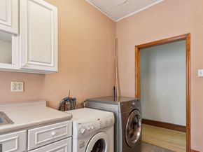 225 Buckingham Place, Philadelphia PA 19104
